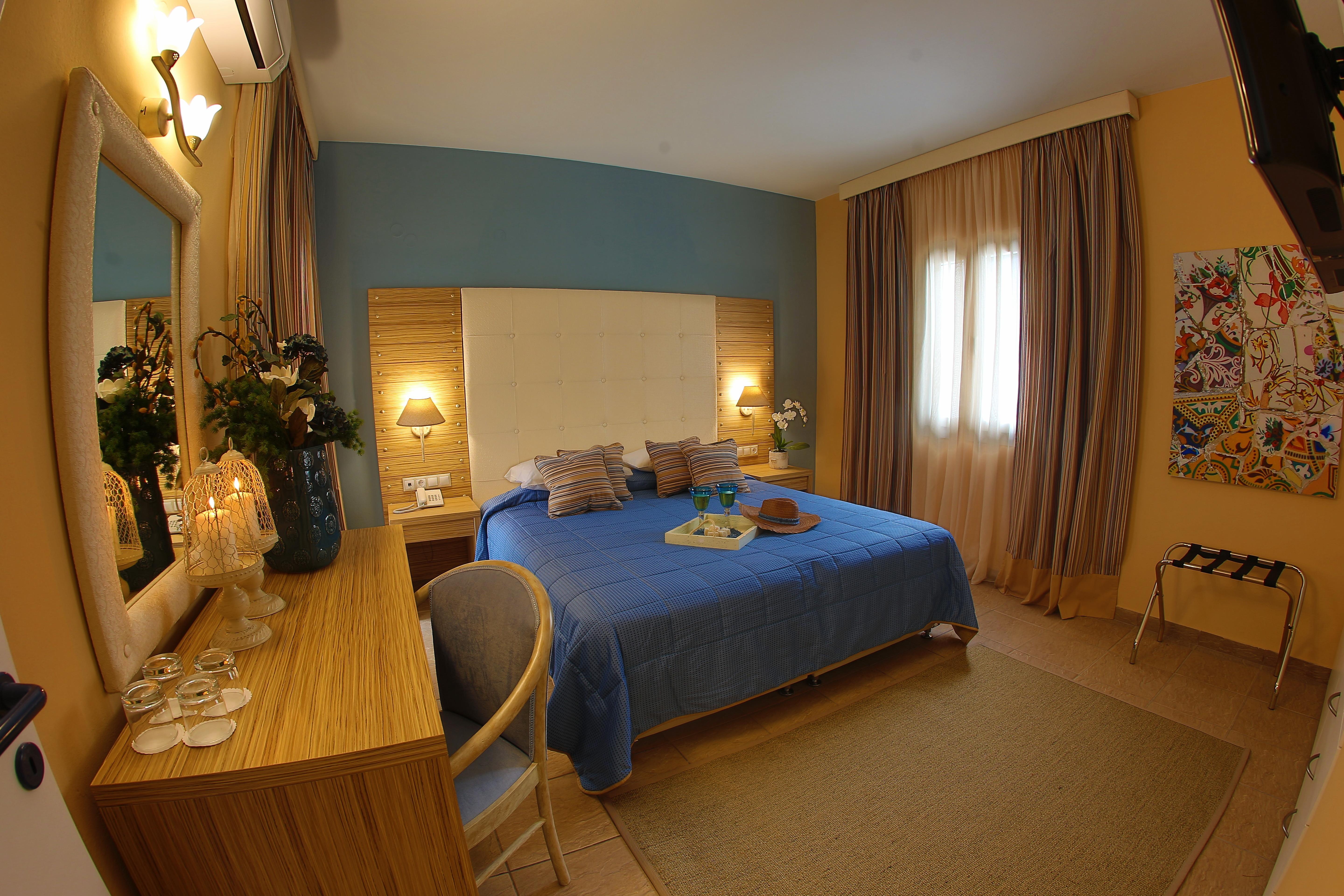 Dolphin Bay Seaside Resort & Suites Galissas Eksteriør billede